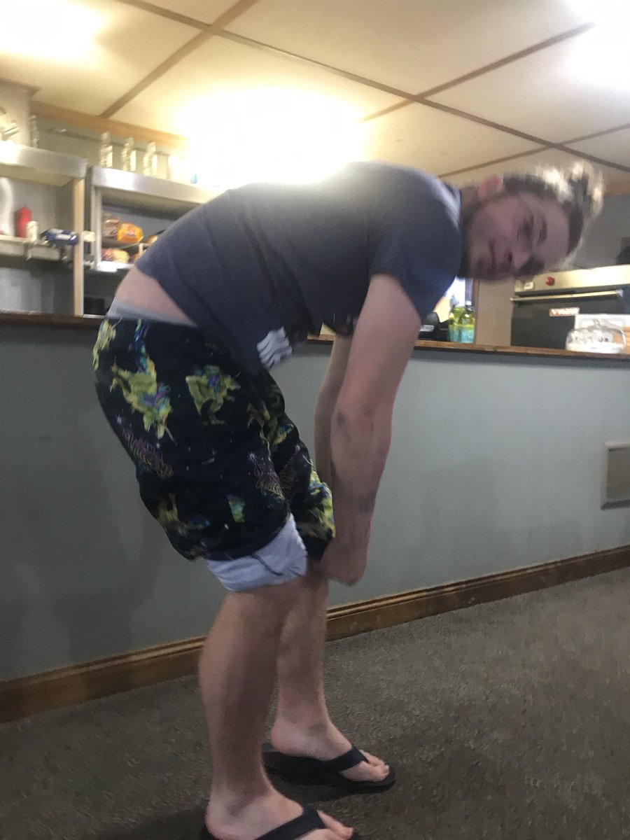 brendaddyy's tweet photo. 75 Rt for @brandonpgiek to shave his legs. https://t.co/4cvyky6UrM