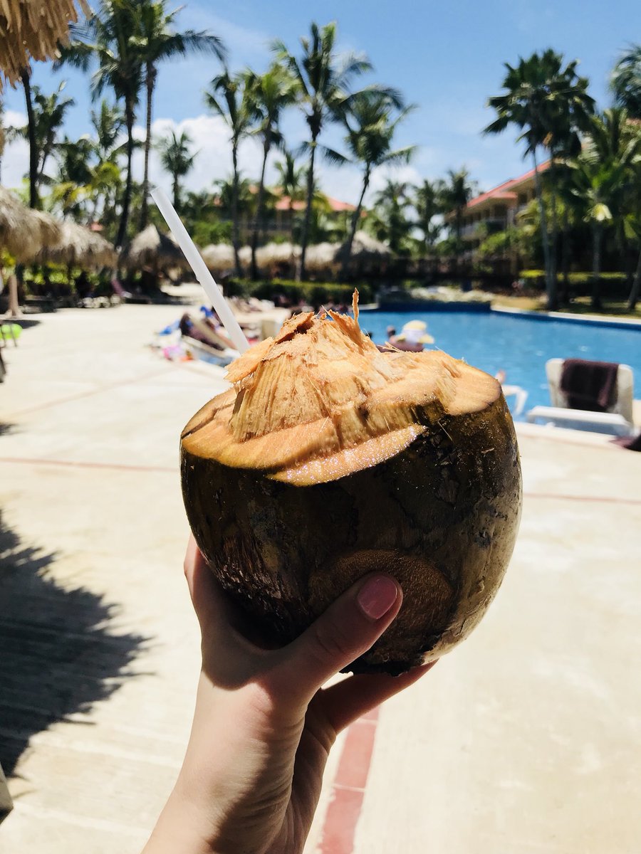 NataliaStreet's tweet photo. A little break from #museums #studying and #volunteering this week! #belatedhoneymoon #DominicanRepublic https://t.co/O5EY8r3Xav