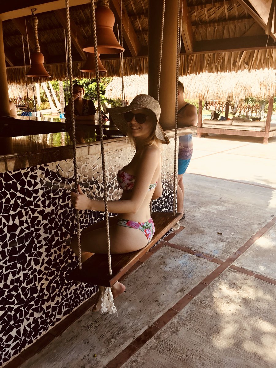 NataliaStreet's tweet photo. A little break from #museums #studying and #volunteering this week! #belatedhoneymoon #DominicanRepublic https://t.co/O5EY8r3Xav