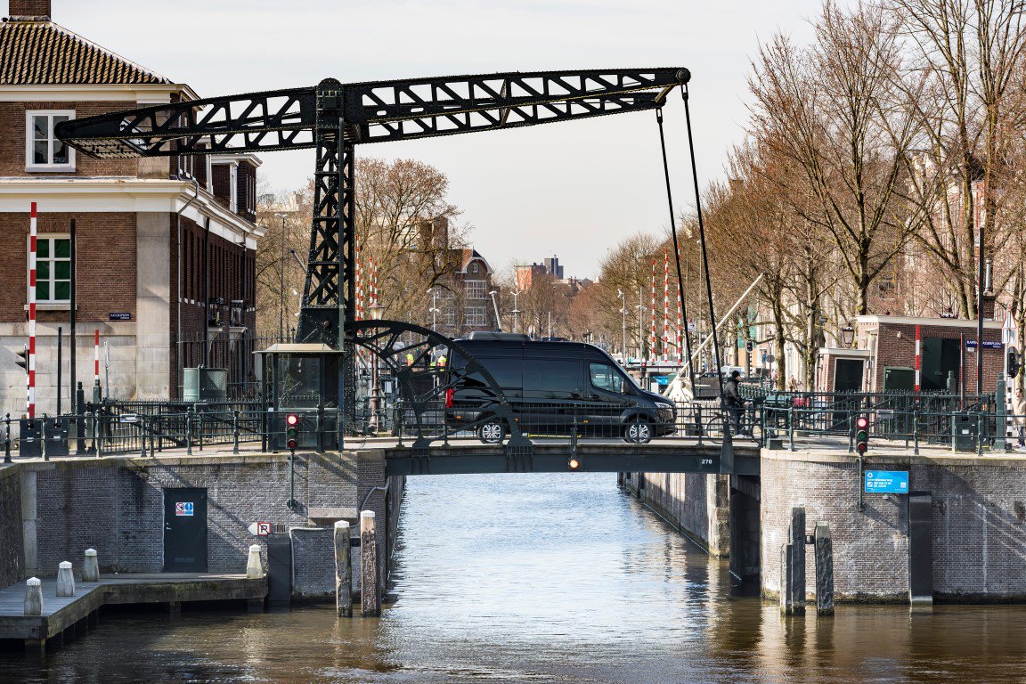 DaimlerTruck's tweet photo. This is not just a new large van! With it’s path-breaking technologies such as #MercedesPRO, #MBUX, innovative assistance systems, modern design and 1.700 variants, the #newSprinter remains the benchmark in its segment. https://t.co/LJk9DyQUy7 #Daimler #MercedesBenz https://t.co/7NxFIGYFGn