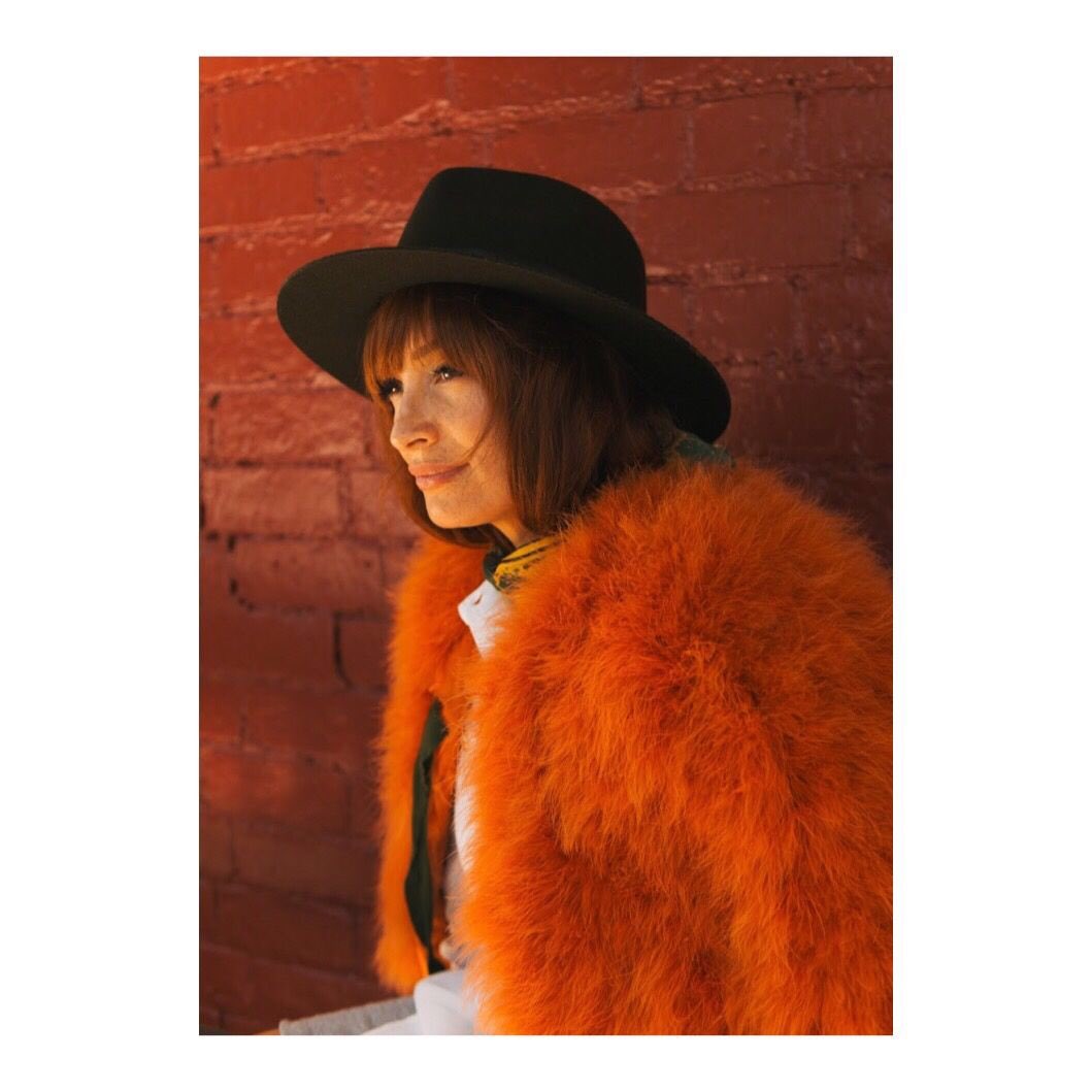 Stylist_IamSMS's tweet photo. 🍃Neck scarf obsessed this Autumn wearing @deadlyponies deadlyponiesltd Empire Scarf. 🍂

#deadlyponies #warmhues #scarves #autumn🍁 #trelisecooper #hebe #katesylvester #converse #streetstyle 🍁🍂🍃🌾🐎 https://t.co/AXf4yLR8AY