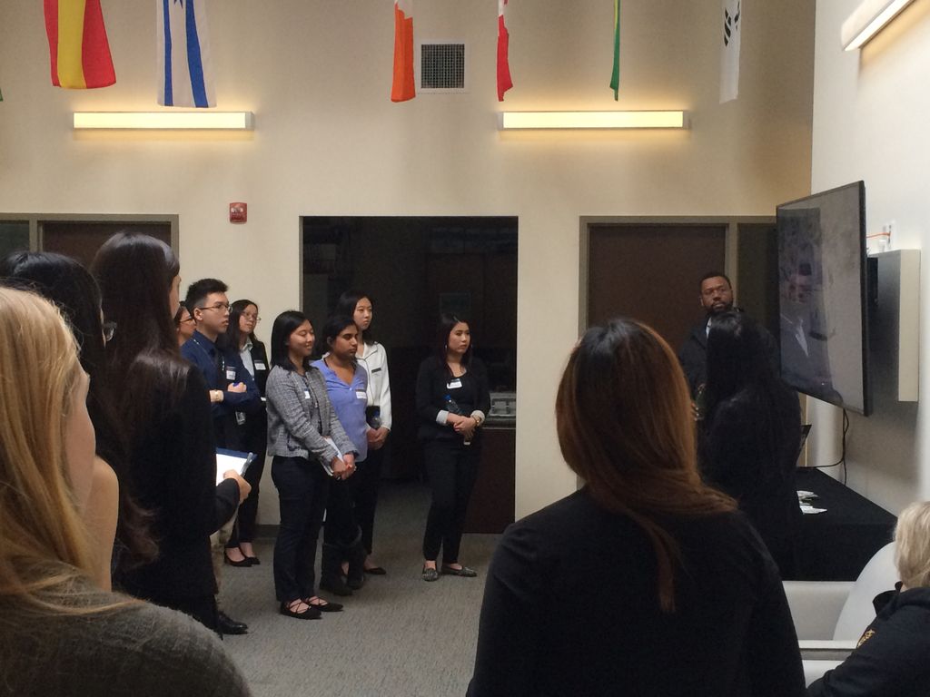 stmarysbusiness's tweet photo. Undergraduate students learning about Google from two Google recruiters (and an alumna!) who are visiting the campus for an info session. https://t.co/1N8SEFNzAt