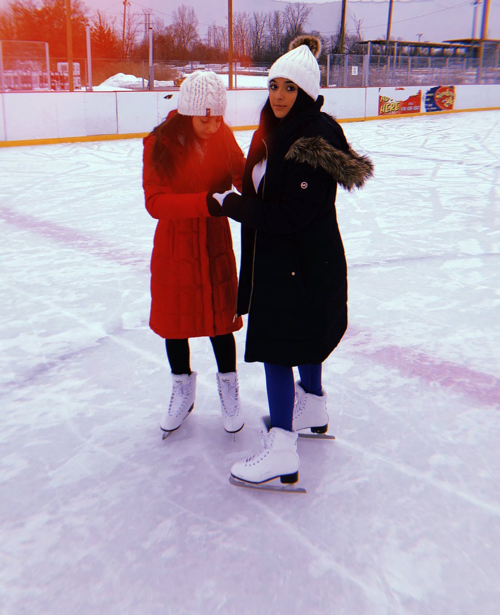 ashley_azzo's tweet photo. happy birthday ambs, I love you sm babee💖💋🎂🍭 @amberibrahim16 https://t.co/VSm1gy6f1W
