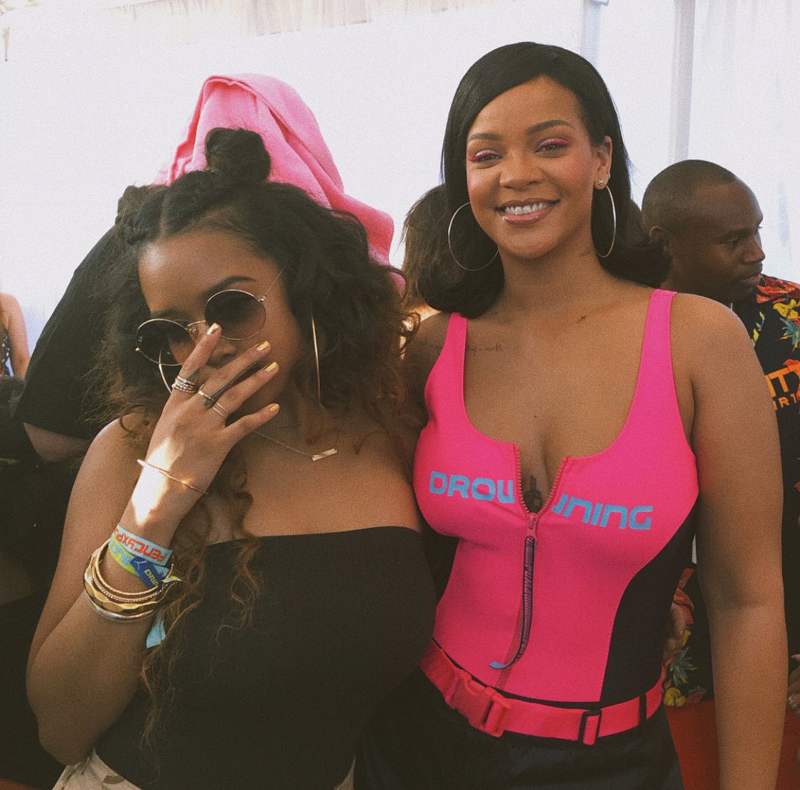 Rihanna Direct tweet media