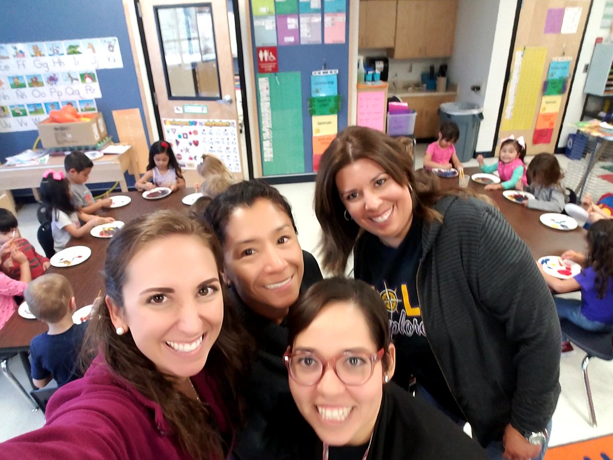 jillbt_'s tweet photo. Day 1 of Week Of The Young Child 2018 was a success! The kids had a blast with Messy {Musical} Monday! Stay tuned for Tasty Tuesday 😊 #ppcdprekcollab #nisdppcd #coleprekppcdcollab #coleppcd #bcoleinspired #naeyc #WOYC2018 https://t.co/BOvMGsFf2I