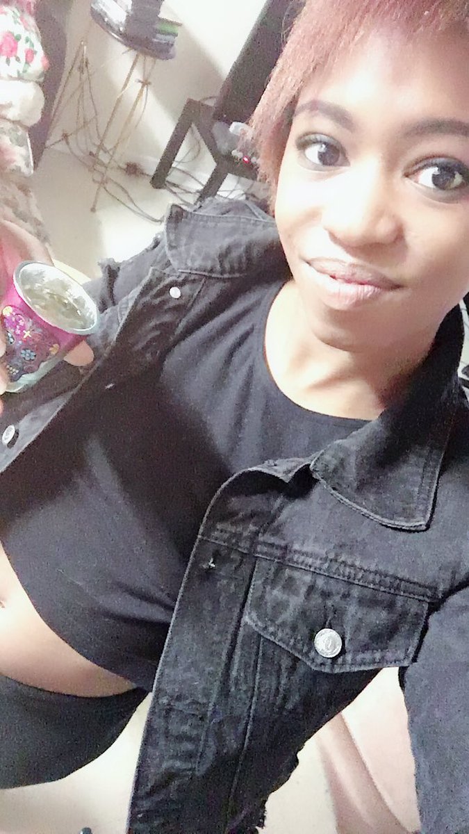 Skulls_VT's tweet image. 🔴Live: twitch.tv/kawaiiSkulls

Party time! Drinking games, retro games, chill stream!

#TwitchKittens #CGN #TERM1N8T0R