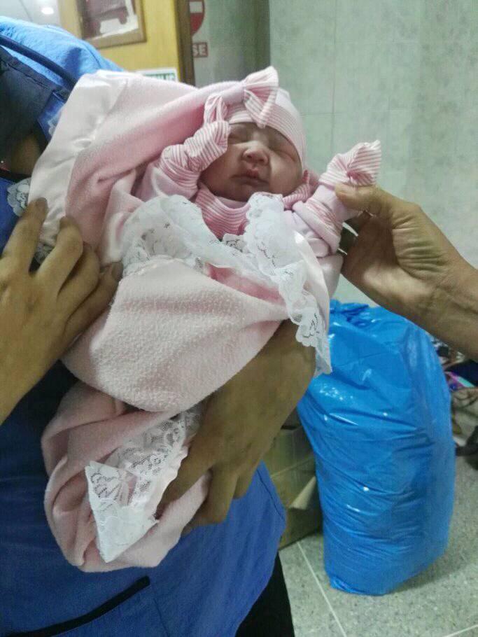 RaybelisS's tweet photo. Ay yo soy cachetona como mami y hermosa como tía...
#YosoylatialocadeLuciaVictoria #GraciasDios😇😍😍😍 https://t.co/3H0GAC8EvZ
