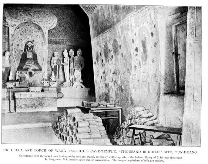 Sandhya_Jane's tweet image. World lost enormous amount of knowledge in these ancient manuscripts which were stored in Dungong caves in China. Mostly in Maths, medicine, sutra, astronomy etc subjects and written in ancient Tocharian and Sanskrit language. #ancientIndianKnowledge #AncientIndia #Science