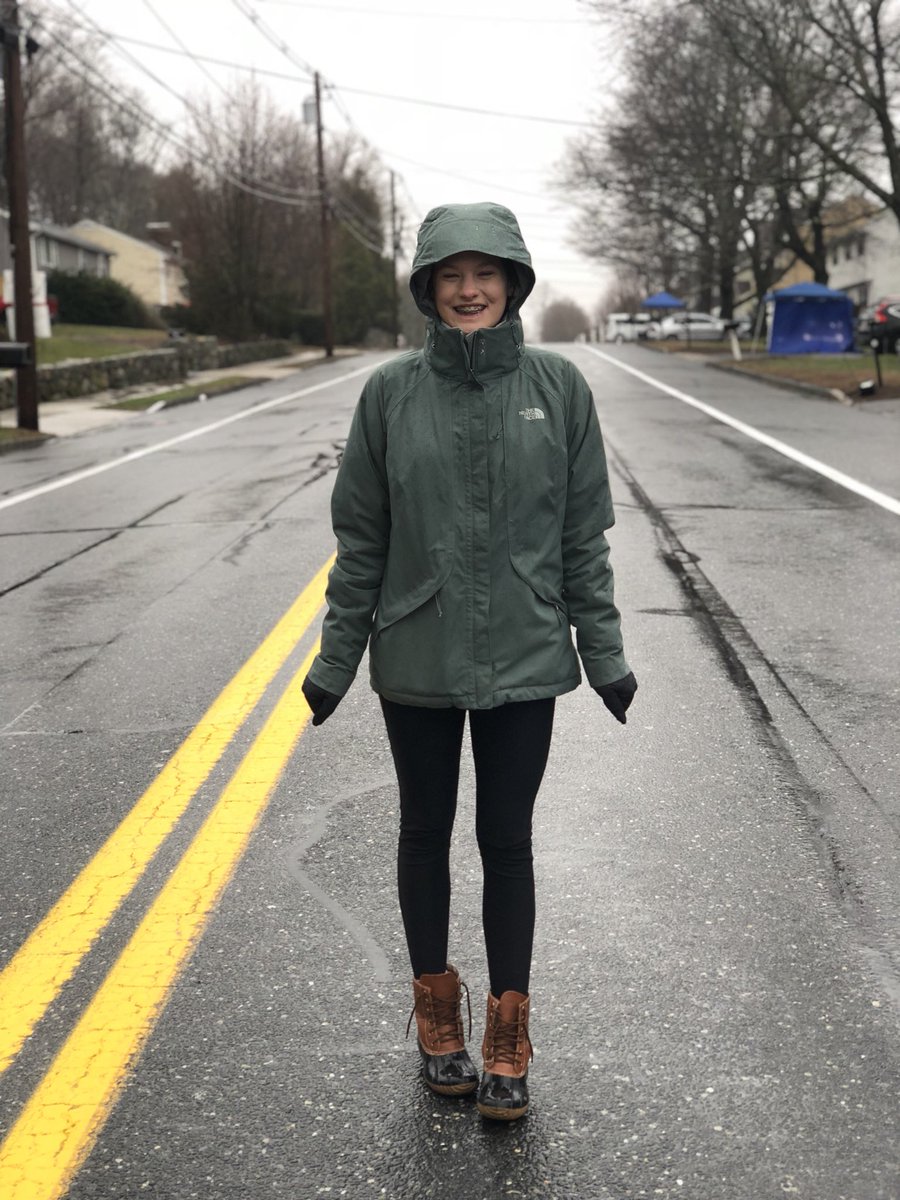 MrsKellyHenning's tweet photo. #WhatsHappeningWithTheHennings
@bostonmarathon  👟🏃🏻‍♂️🏃🏼‍♀️❤️
We had a blast at our 1st Boston Marathon!  @ShalaneFlanagan it was  an honor to see you run. You Rock! Coach Dionne from L’pool, you continue to inspire Kendal everyday! https://t.co/c1Q0tzipUh