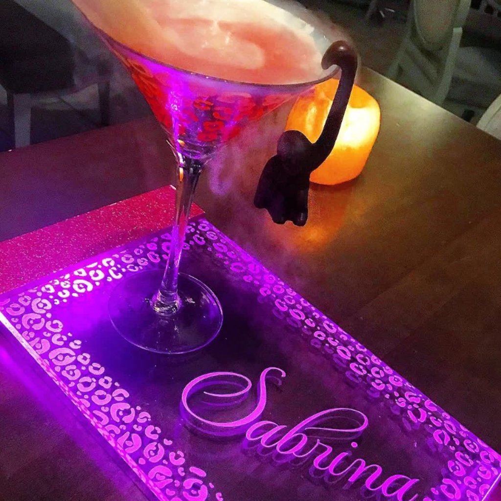 Barton_G_LA's tweet photo. Start your week right with our signature Sabrinatini 🍸
 📸: @georgiawhite90
#drinks #bartong #bartongla #drinkporn #creative #sabrinatini #sabrinathemonkey #martini #laEats #losAngeles https://t.co/kv3lrPmEjC