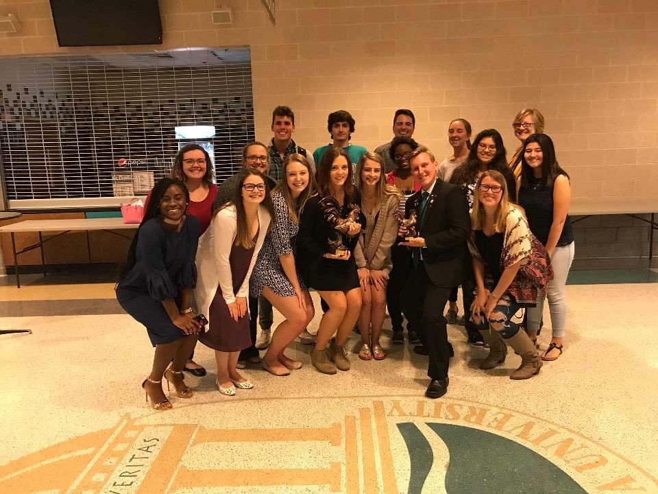 coltonaksomitus's tweet photo. One word summarizes @pspzetaxi win for organization of the year: unity. No matter what happened, the Zeta Xi Chapter bounced back stronger and more determined. Huge shout out to the amazing people I have the pleasure to call Brothers. I am a proud alumni. #zetaxisofly @phisigmapi https://t.co/ewgOAzWbkk