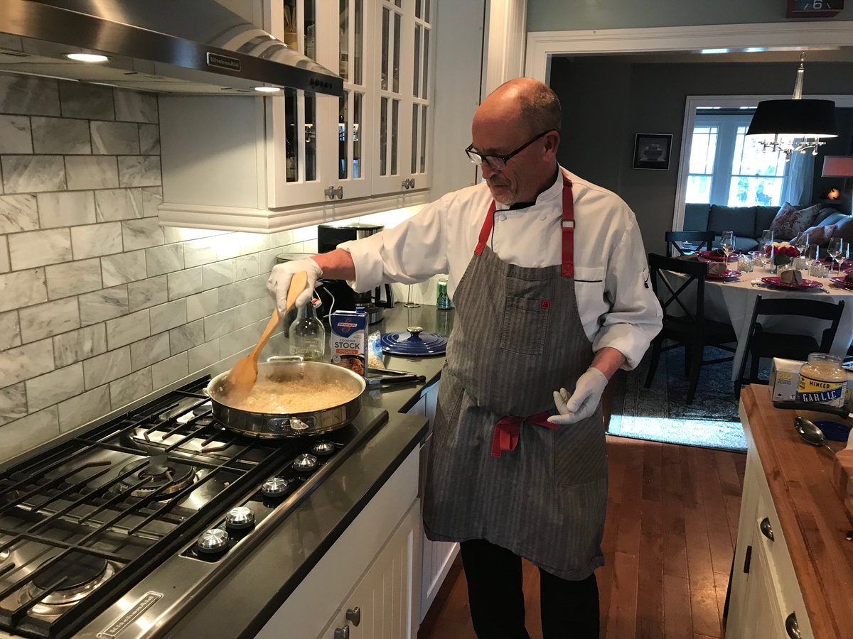 JaneMcCarthyRob's tweet image. Chef Bob getting ready for our #BigTable auction dinner. We’re in good hands for a good cause! @kevinfinch