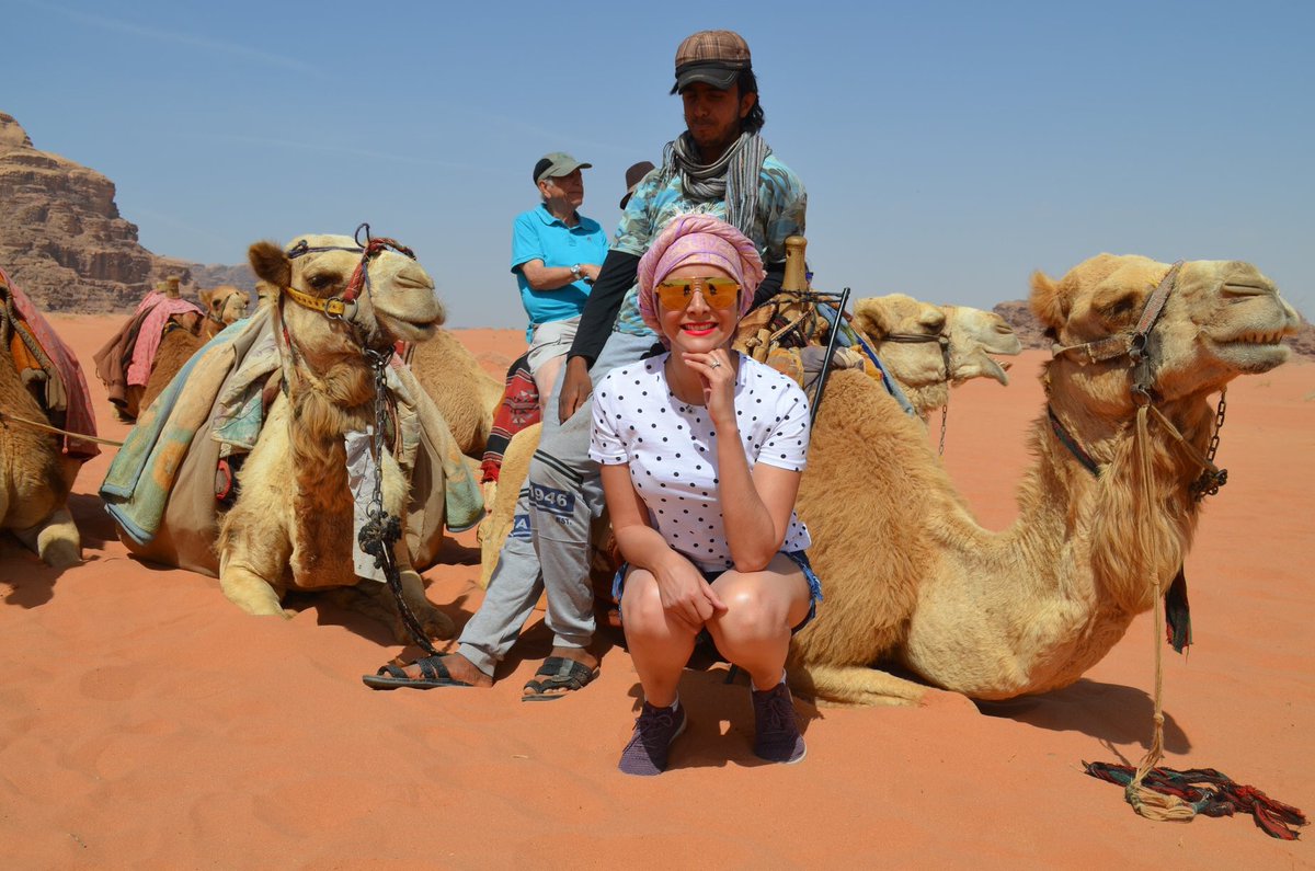 Jarimarquez's tweet photo. Una verdadera postal recorrer el famoso WADI RUM o desierto 🐫Rojo en Jordania 😍🇯🇴 https://t.co/so0W2XSfIB