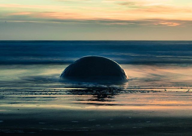 An orb, surrounded by water. Embedded in an orb surrounded by water.🌏
•
•
•
#gotravelexplore
#wonderfulglobe #awesomeearth #igshotz #exploretocreate #worldplaces #instagood #world_shotz #discoverearth #tlpicks #modernoutdoors #worldwidecapture_ #yourshotphotographer #can…