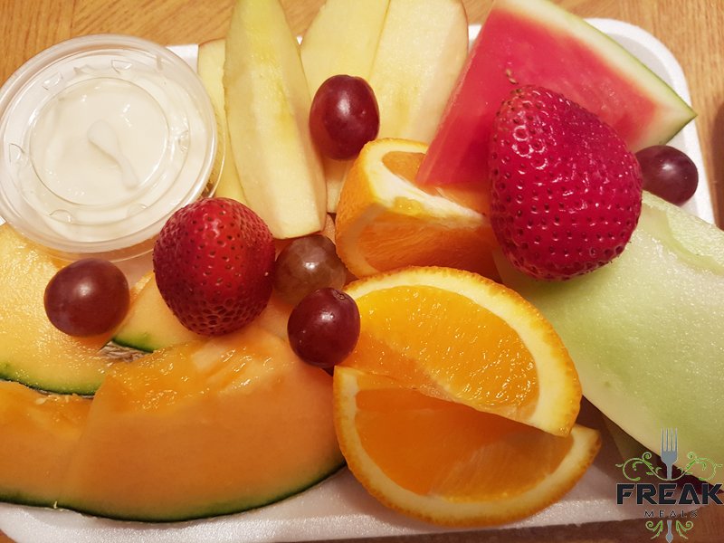 FreakMeals's tweet photo. Our fruit plates are perfect for snacks or a healthy start to your morning! Our website is coming soon so stay posted!Call, text or DM us today!4034794653 
 #yyc #ifbb #mealprep #cbbf #yycfitness #bodybuilding #physique #chef #olympia #bodybuildingfood #powerlifting https://t.co/HLW4Eynt7y