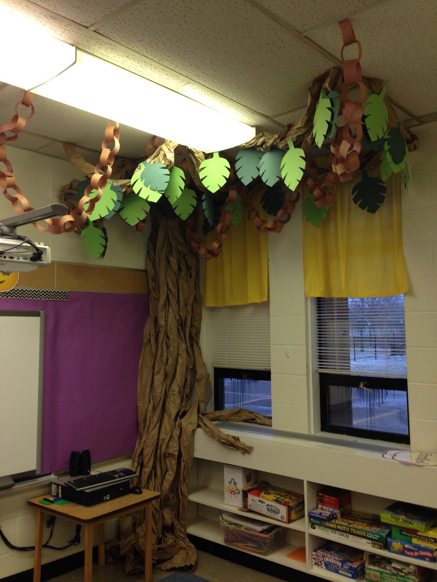 MissAPassi's tweet image. Grade 2’s comparing cultures: Canada vs. The Amazon. Creating an interactive classroom to promote learning 😊 I love my job! ❤️❤️ #joyofteaching #grade2learning @MHLondonOntario