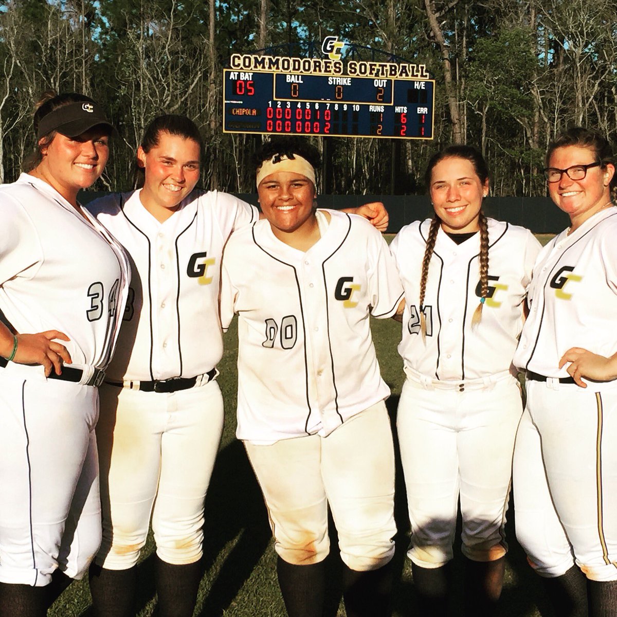 These 5 Sophomores are going out with a bang! Last regular season game is Wed. @ PSC - 4 pm. Winner will clinch 2nd place and host this weekend’s Panhandle Conference Tourney.  #skodores #cwcw 💙💛