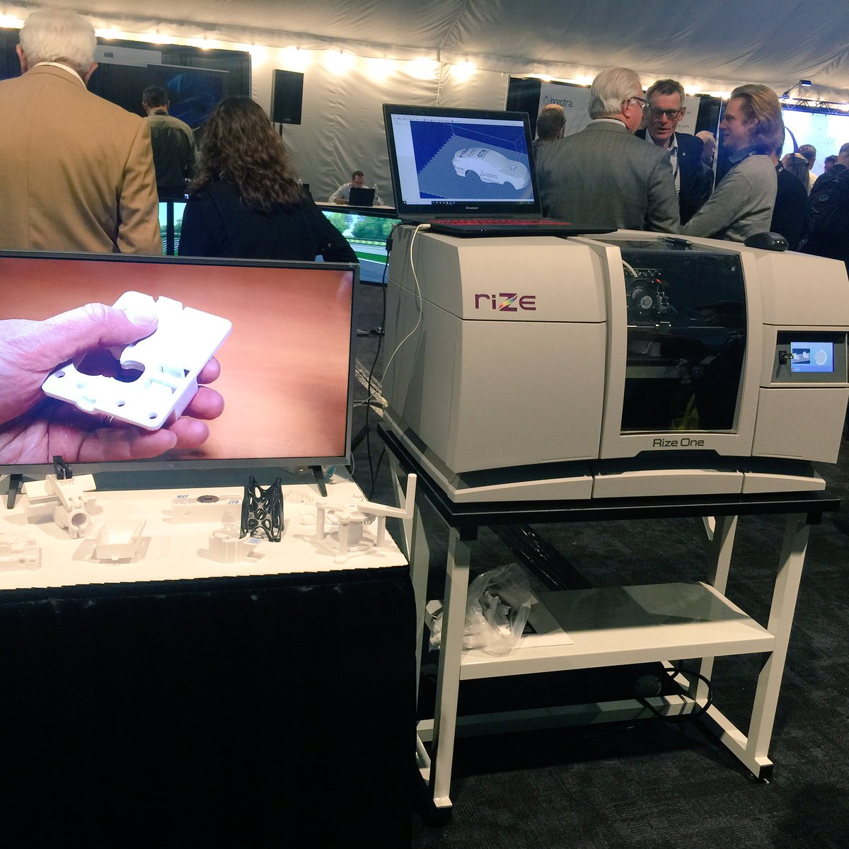 RekhaKamat9's tweet photo. @rize3d @AndyKalambi in action @COEHQ #COEEXPERIENCE #AdditiveAtScale #AdditiveManufacturing #InclusiveInnovation @jareece611 https://t.co/b1EqnzAqZk