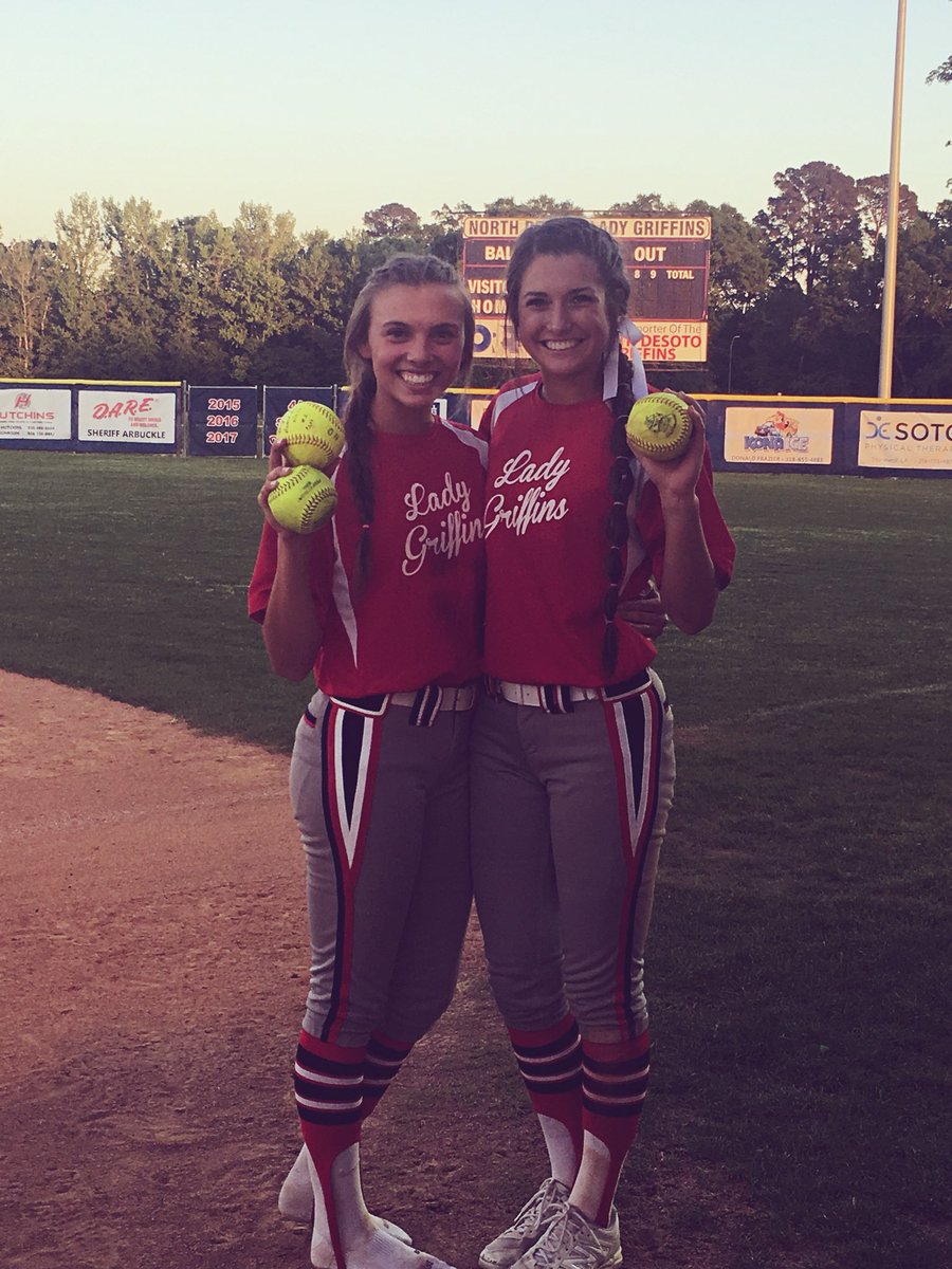 bailey_mac03's tweet photo. “B-Team” with your first round bombs! ❤️💙 #britlyn&bailey #16-1 #secondroundbound https://t.co/kirsWMWiV7