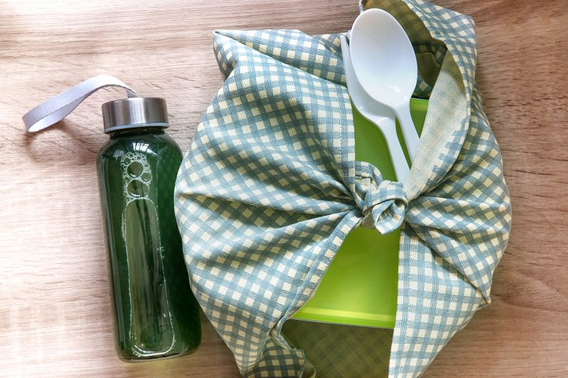 Earth911's tweet photo. A little cloth goes a long way with #furoshiki. https://t.co/dx23UFN9rU #plasticfree #ecofriendly #breakfreeofplastic https://t.co/IWna1PCU90
