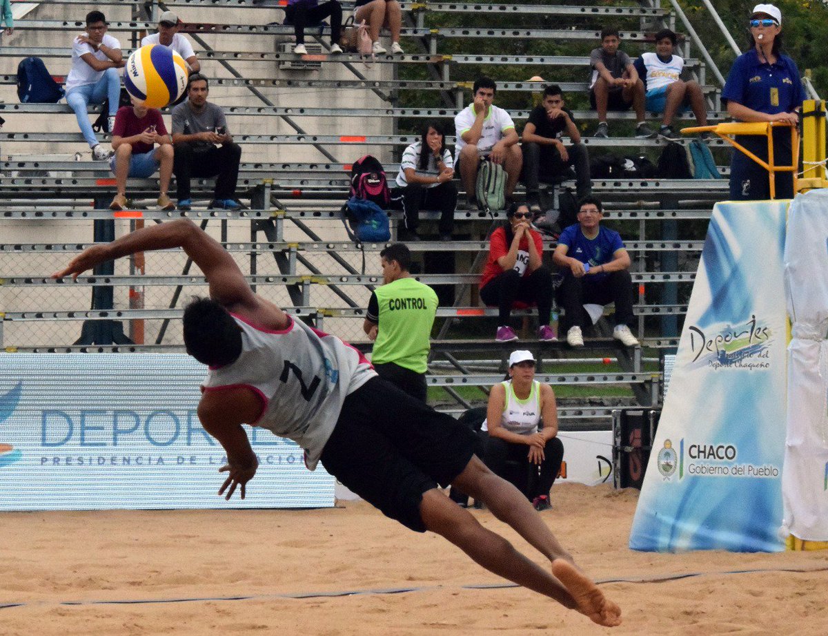 somosvoley_web's tweet photo. "Qué bonito, sería poder volaaaar..."
(Se recomienda mirar las fotos escuchando la canción) ▶️🎼
https://t.co/nfu8vbVwwl
#SVInstantanea #beachvolleyball #BeachVolley #beach
Fotos @Voley_FeVA
Gabriel Sánchez https://t.co/KjTNzKdwOr