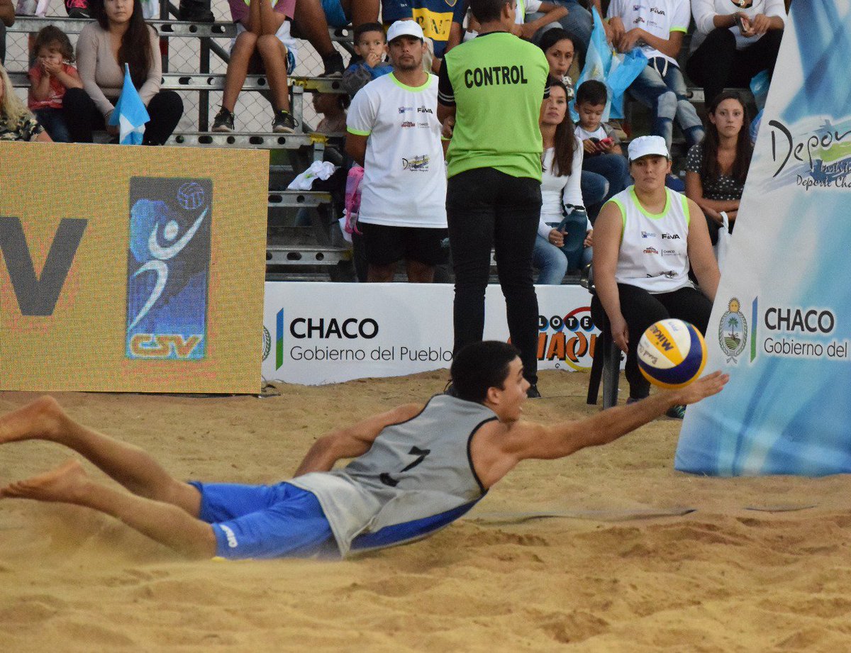 somosvoley_web's tweet photo. "Qué bonito, sería poder volaaaar..."
(Se recomienda mirar las fotos escuchando la canción) ▶️🎼
https://t.co/nfu8vbVwwl
#SVInstantanea #beachvolleyball #BeachVolley #beach
Fotos @Voley_FeVA
Gabriel Sánchez https://t.co/KjTNzKdwOr