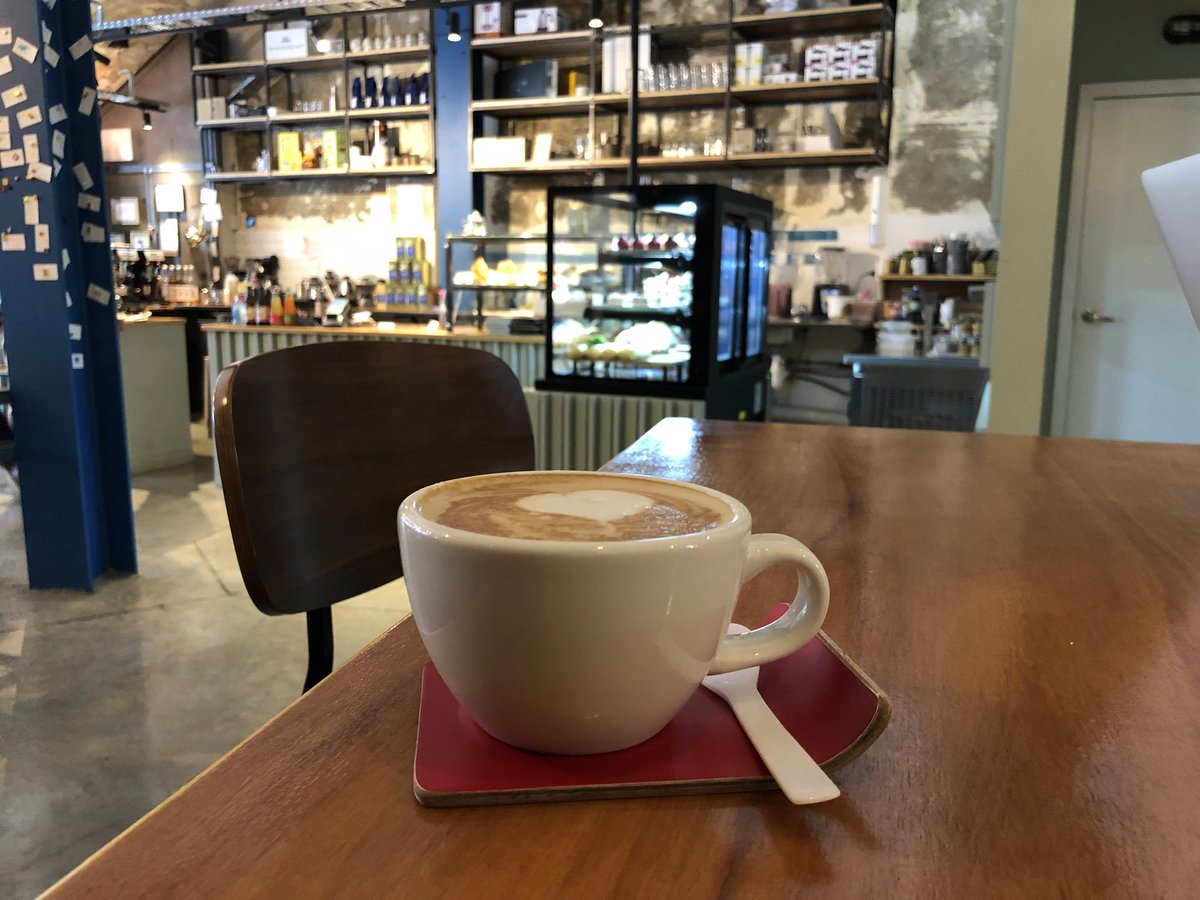 ronwritings's tweet photo. being in well-designed coffee shops make me happy for some reason https://t.co/k8dkTShkP6