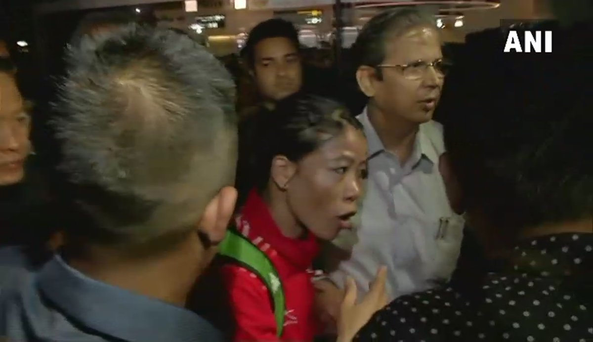 Wrestler Sushil Kumar and boxer Mary Kom arrive in Delhi after winning gold medals in wrestling and boxing at #CommonwealthGames2018 (ANI)

#CG2018