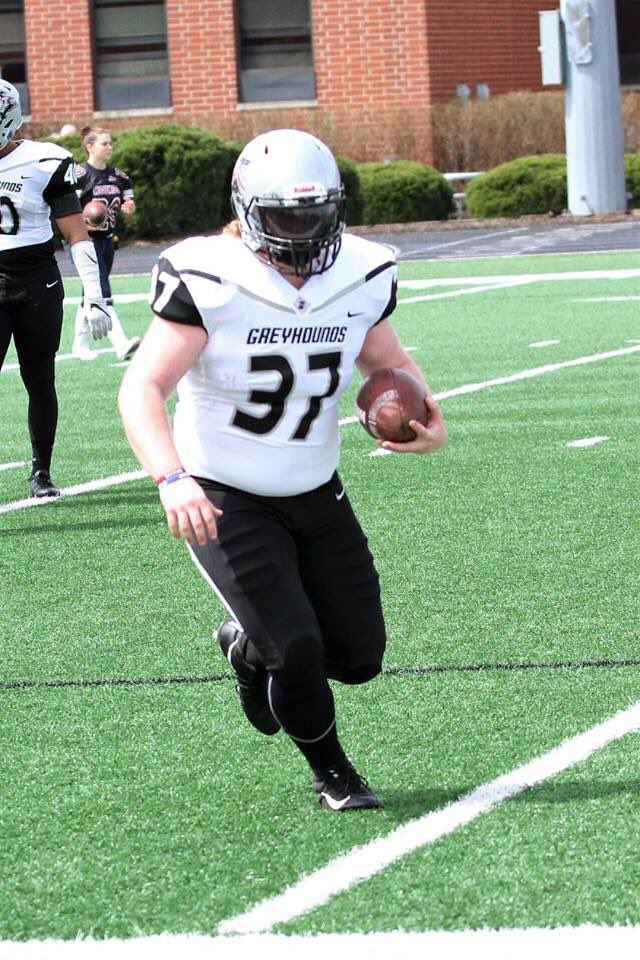 cheryl_fourman's tweet photo. Uindy football https://t.co/ZN1t6OCwTG