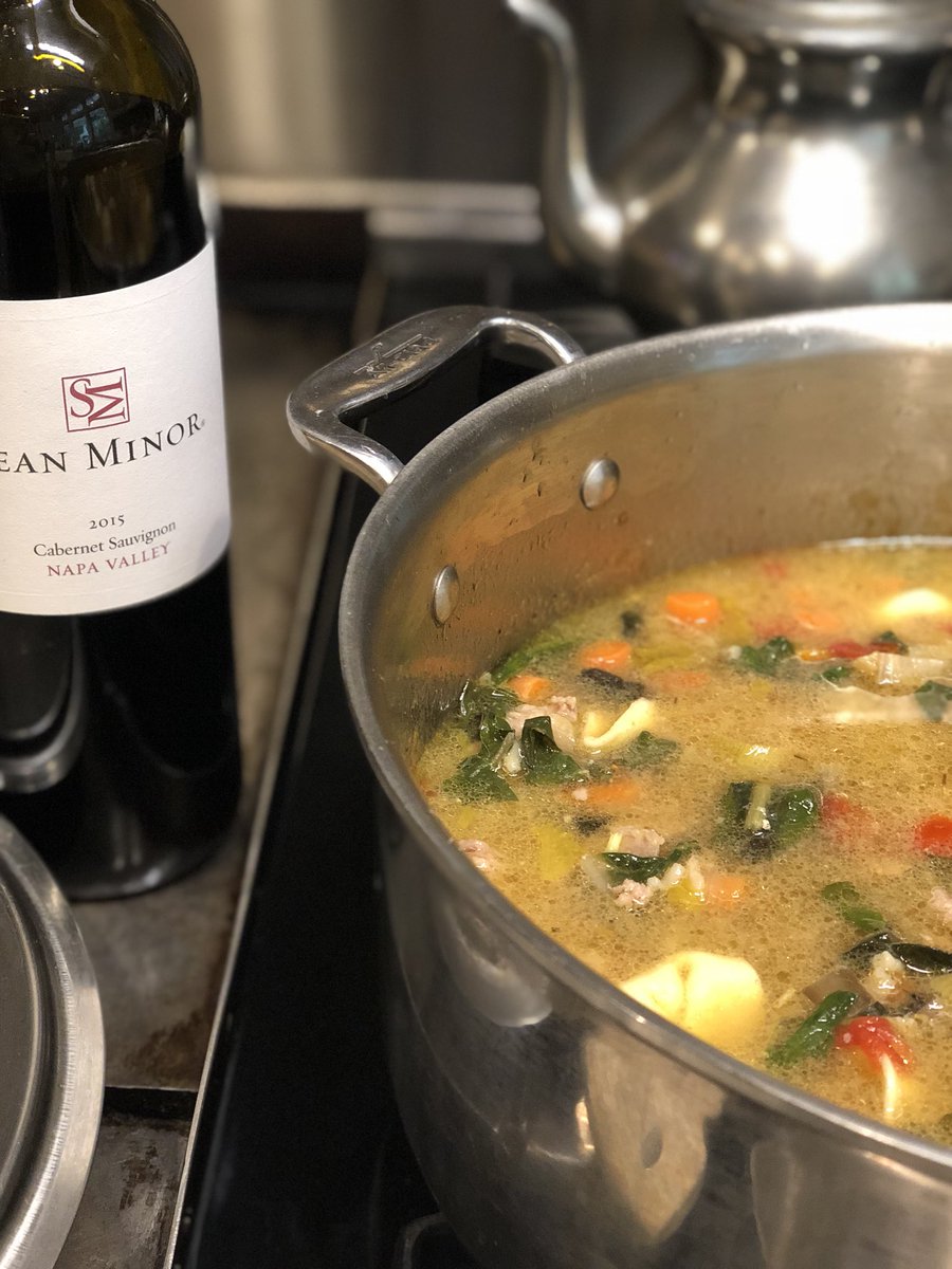 seanminor's tweet photo. Feeling my Italian heritage tonight. Clean the fridge minestrone! No two dishes ever the same. #homemade #cabandcooking #seanminor #alwaysinvited #norecipe https://t.co/I4ly7ru3Pz