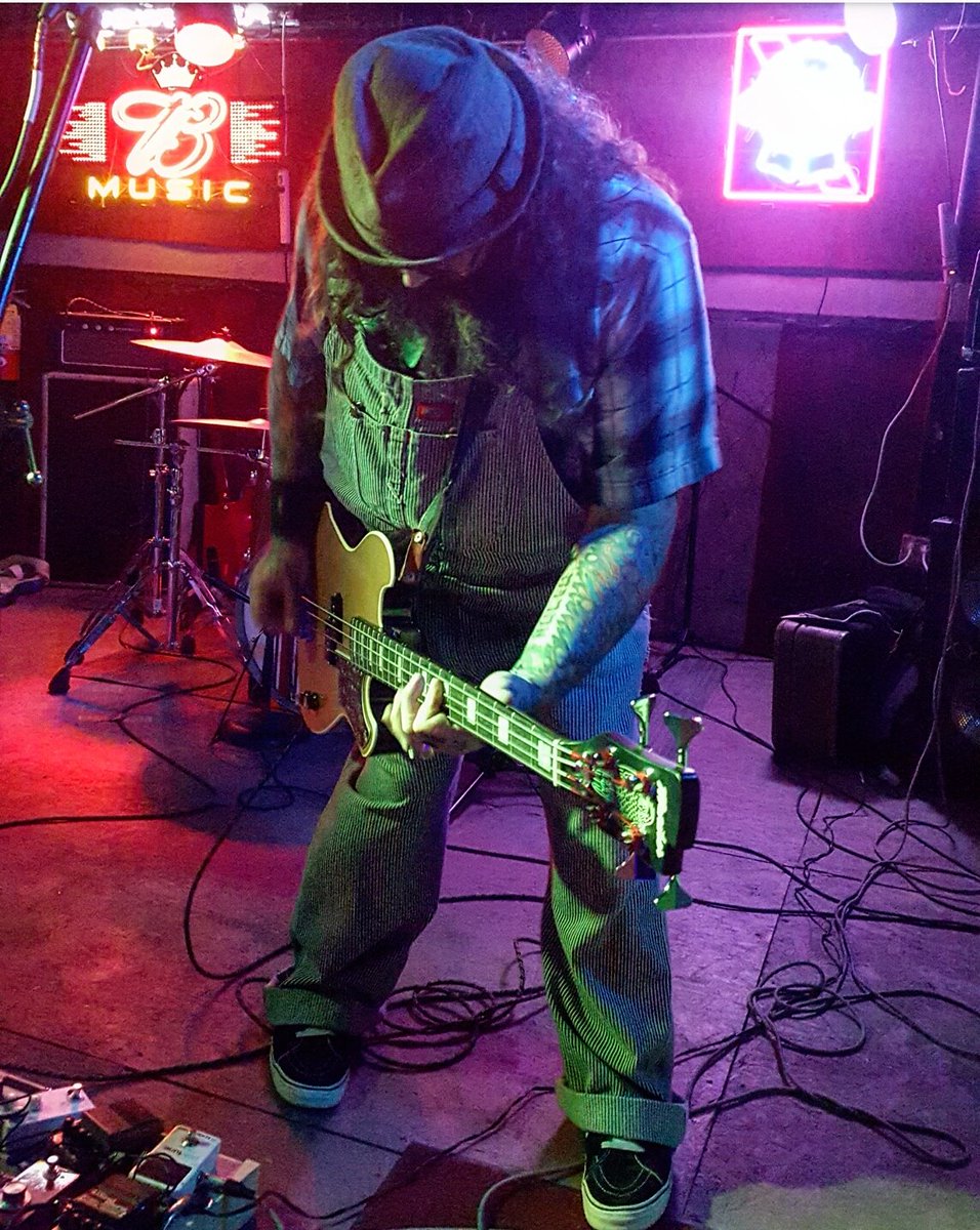 Headlight Rivals tweet media