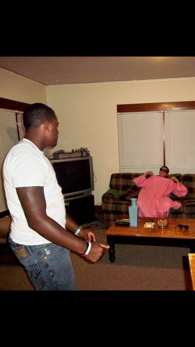 Stovall_Special's tweet photo. Happy Bday to ma nigga @Cam_Run #TeachMeHowToSnuggie #SinceDayOneatWhitewater https://t.co/8cDPObqX8t
