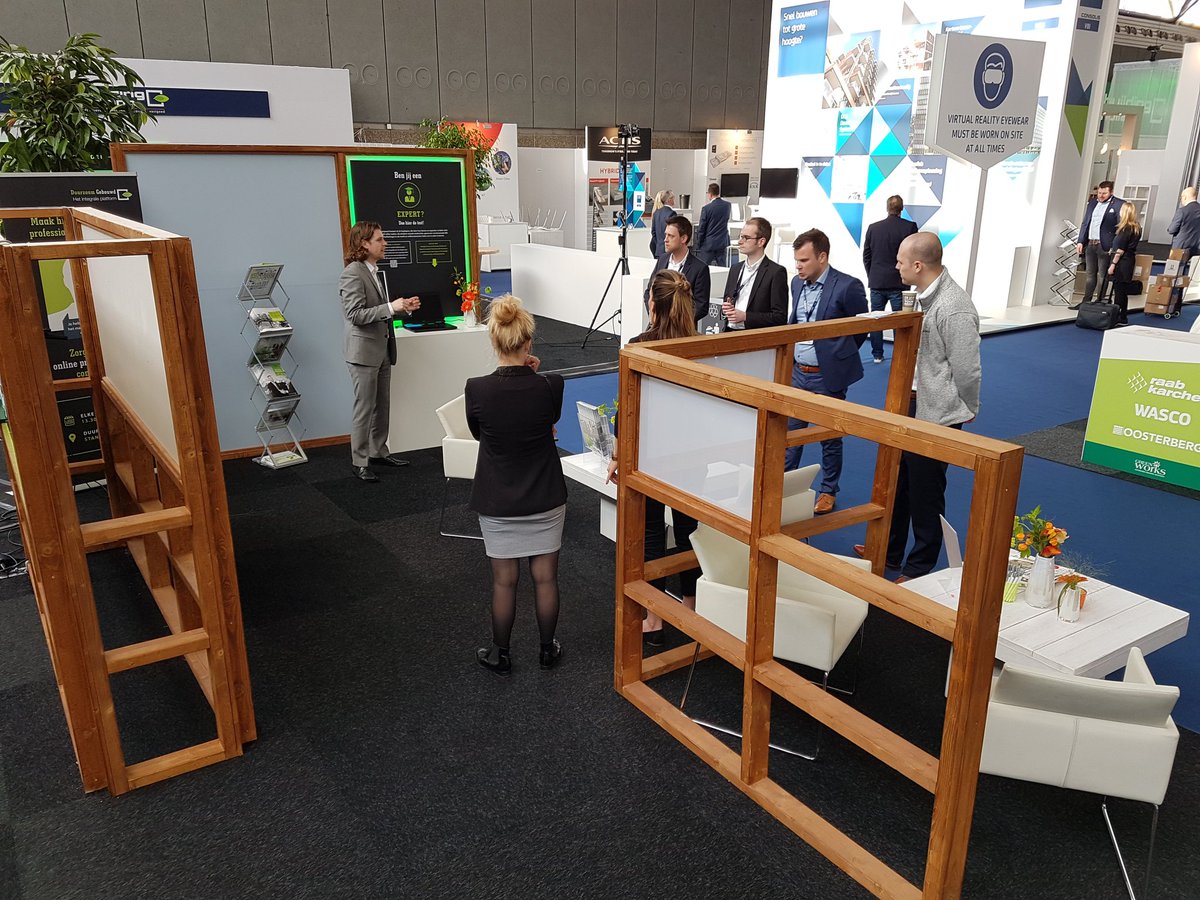 WimKooyman's tweet photo. De crew @DuurzaamGebouwd is er klaar voor! @BuildingHolland kan beginnen. Ook @1SmartWorkPlace heeft de deuren inmiddels geopend voor #WorkPlaceDay. https://t.co/qmJEyn8NGd