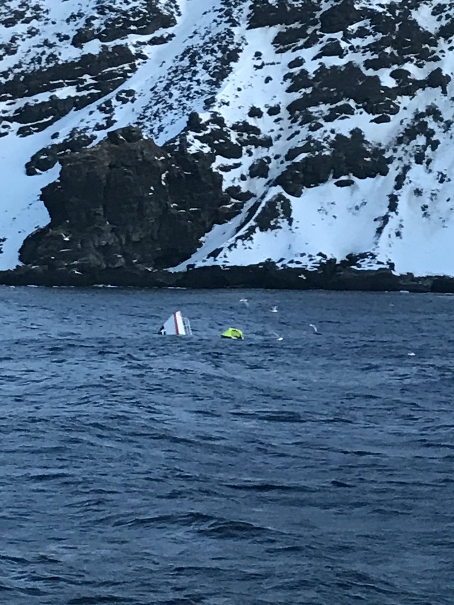 OddbjoernNesje's tweet image. #redningsskøyta i #Mehamn har hatt mange redningsoppdrag etter åpningen av stasjonen i januar. Vi ser det nytter med styrket #beredskap i #nordområdene! Fredag berget vi en fisker #Kinnarodden som måtte sende ut #MayDay da #Fiskebåten hans gikk ned. bit.ly/2H3rpLJ