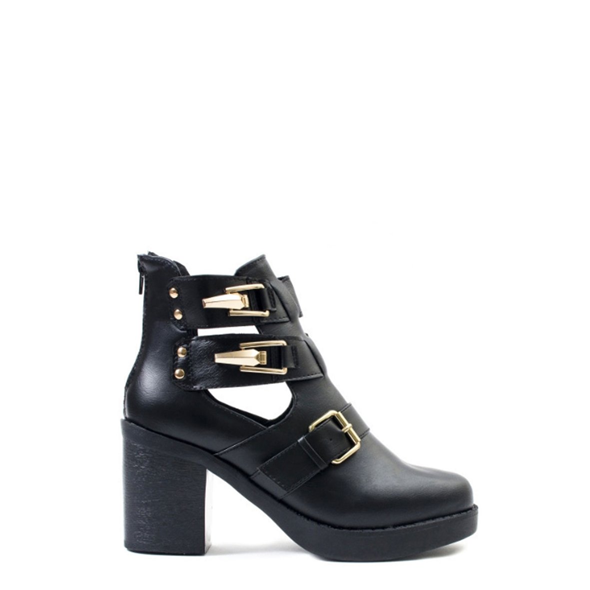 FFOMOEngland's tweet photo. Have a peek at out range of boots and ankle boots and stay warm and fashionable this year  #ffomo #footwear #shoes #boots https://t.co/IVJO207gLc