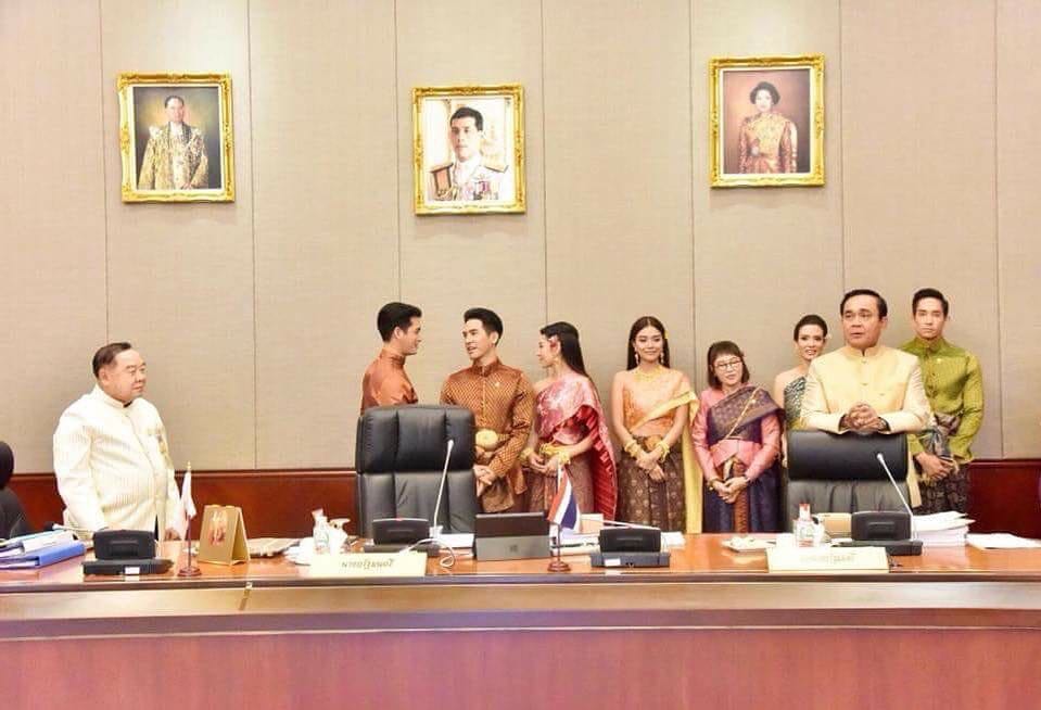 Akira77917966's tweet photo. 5555555++ สงสัยกลัวโดนยืมนาฬิกา 
#บุพเพสันนิวาส https://t.co/zADqes70lh