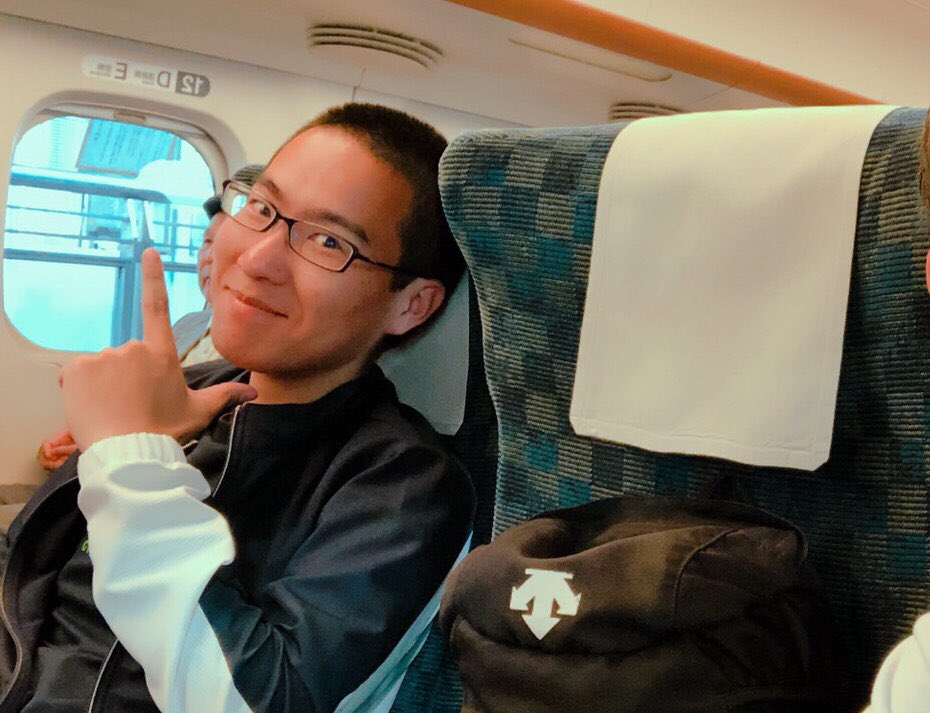 kagoshimalax18's tweet photo. 今日の部員紹介！
鹿大ラクロス会長様 理学部４年坂尾賢有です！

ポジション DF
チェックの威力が半端ないです😈

ひとこと 実習で今週まで海の上です！帰って新入生の皆さんとラクロするのが楽しみです！

#鹿児島大学 #鹿大ラクロス #ラクロス #男子ラクロス #春から鹿大 https://t.co/5O28Dy4QxX