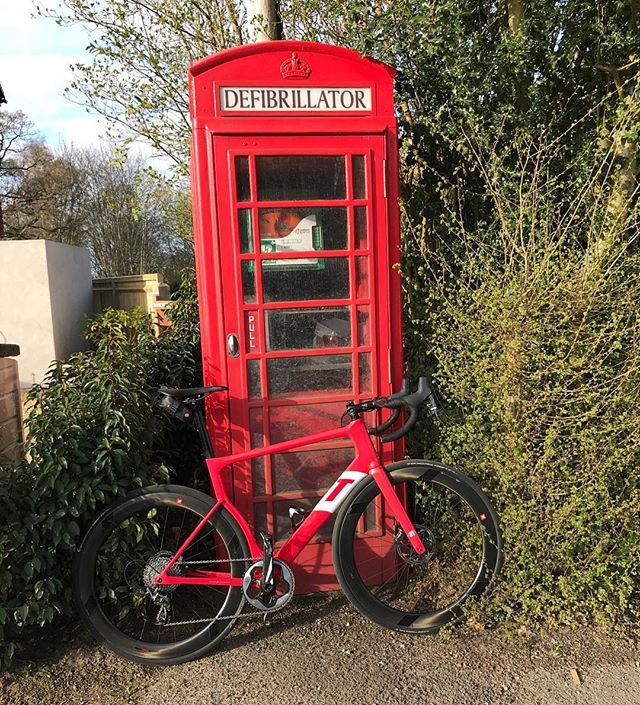 3Tbike's tweet photo. Tools
#Repost @justinhoy
・・・
Strada by 3T can definitely take more than I can give it! What a stunning bike!! #3tstrada #3tcycling #defibrillator #phoneboxred #cycling 
@3tbike @saddleback_ltd https://t.co/oGd6eLYvTh https://t.co/BNJaDXWXmL