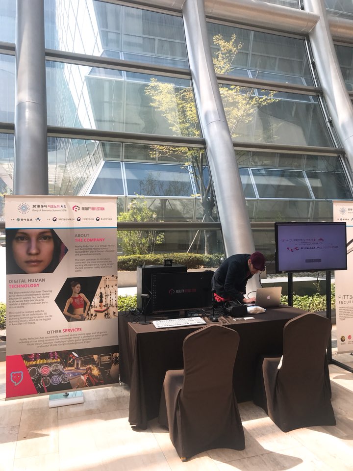 R_R_studio's tweet photo. Reality Reflection is demonstrating our service at Dong-A Economy Summit 2018! https://t.co/wj70z5Xaew