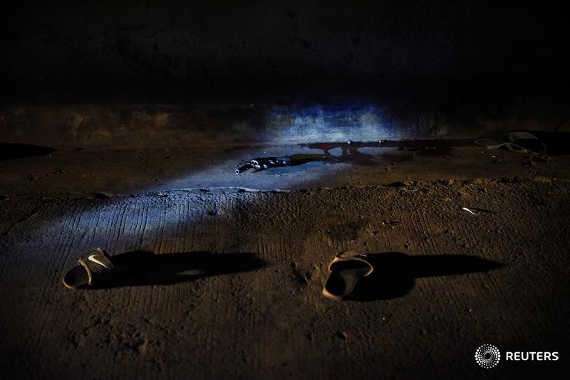 Reuters's tweet photo. .@PulitzerPrizes recognized @Reuters @ClareBaldwin, @journotopia @ReutersPH, @jwf825, @simonscarr, @grahamamackay, @ryancbrooks, @readelev, @dawncai624, @damirsagolj, @donditawatao and others for coverage of Duterte’s war on drugs in the Philippines https://t.co/Ua5ZwlFIQc https://t.co/onfdJ7srF7