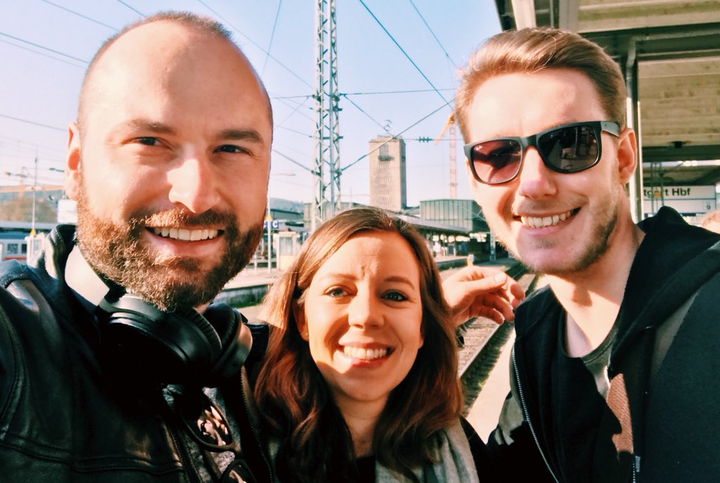 lukizzl's tweet photo. @JulBSee @Rebe_cc_a @DigitalLife_DAI @Sarah_He_ @TiloHensel Team @DigitalLife_DAI #netWork on the rails to Wolfsburg 🚂 #blp18

Looking forward to #BenchLearning again from &amp; with @deutschetelekom @BoschGlobal @Audi @Continental @SchaefflerGroup @DeutschePostDHL @FestoAG @SiemensHealth @VWGroup &amp; @ZF_Group 🚀 #DigitalLife #telekomwall https://t.co/49Zk9rnc6y