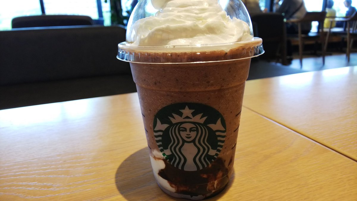 chooasaichi's tweet photo. 初スタバ♡
#スターバックスコーヒー 
#田舎者まるだし https://t.co/cJKTfGgpFH