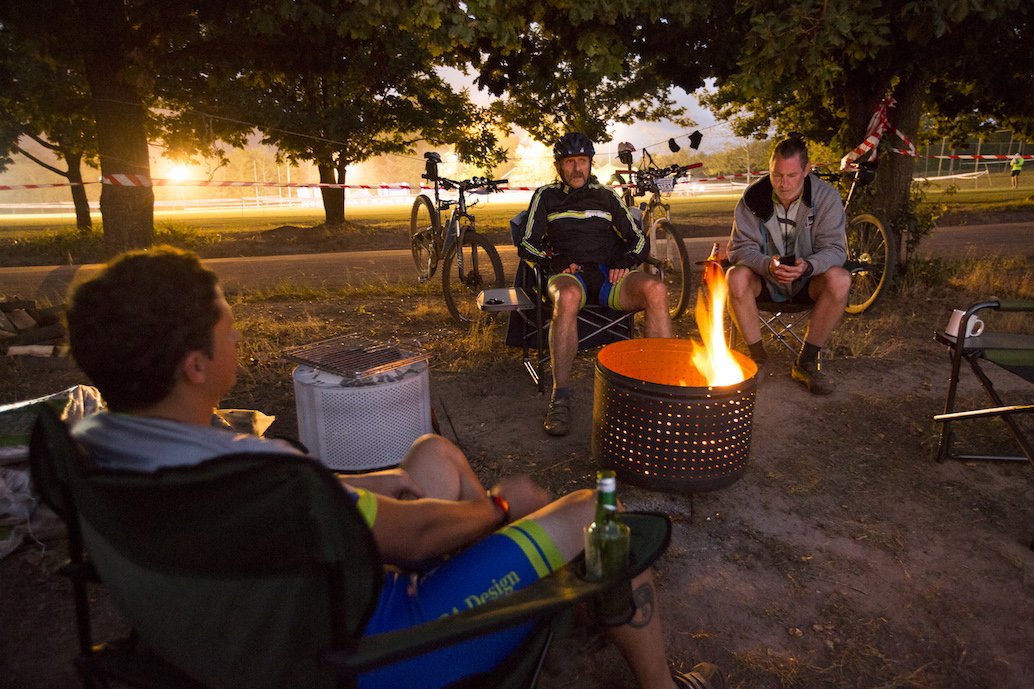 bikehubber's tweet photo. Mountain biking and trail running merge at 24 Hours of Oak Valley https://t.co/LQ8JlZPnha @dirtopia https://t.co/ISLVtafLAj