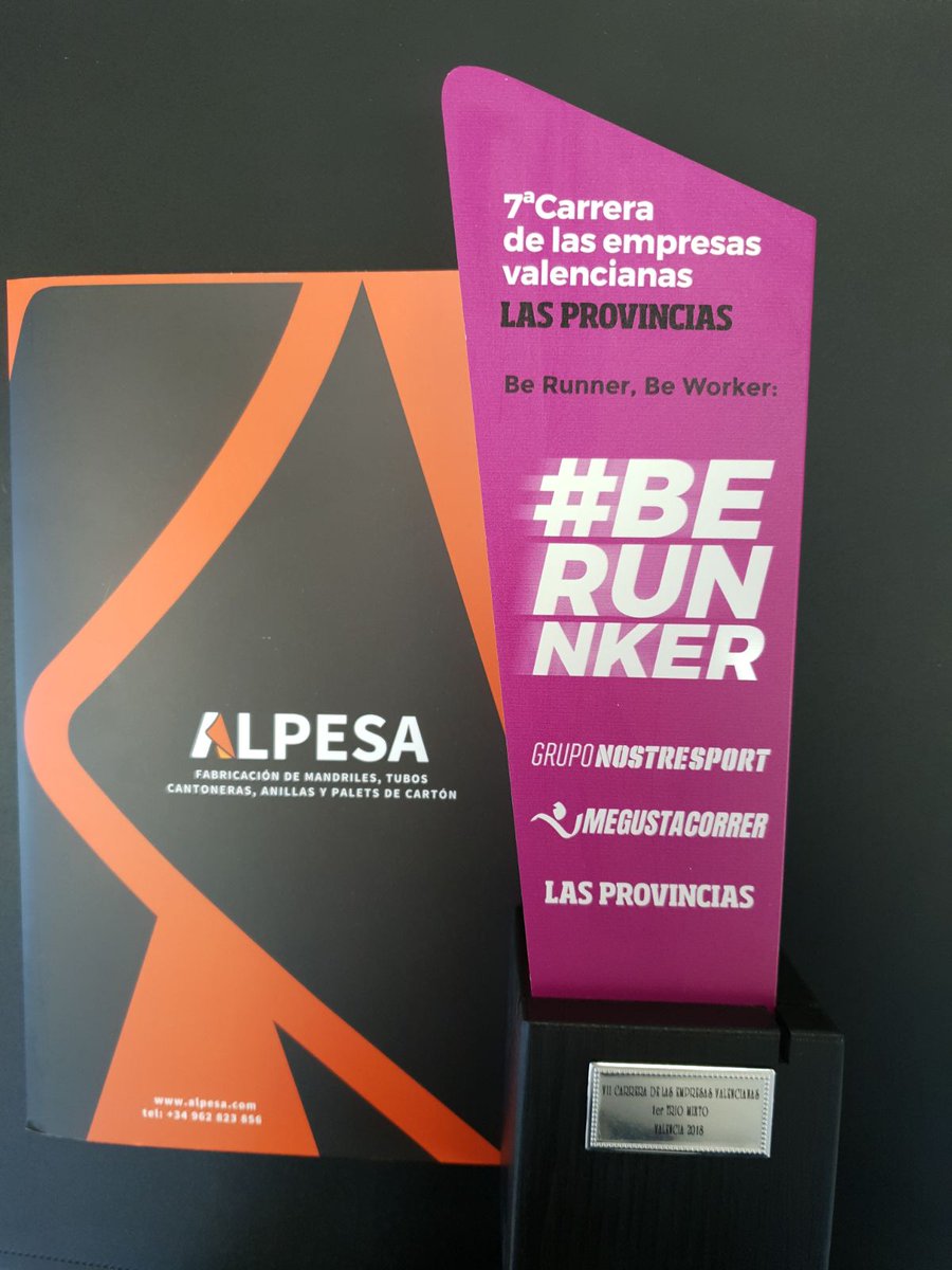 alpesa_ES's tweet photo. Ya lo tenemos aquí!! 🏆🏆. Pedazo de trofeo el que ha ganado nuestro #equipoAlpesa de #runners por quedar 1ros en 10 K por equipos trio mixto. Sois muy grandes en lo profesional, personal y deportivo. Bravo y bravo!! 👏🏾👏🏾 #berunnker. @lasprovincias  @PindaroEsport https://t.co/zK7ArOONuV