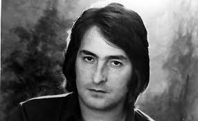 #7Días Luis Manuel Ferri, conocido como Nino Bravo, murió un día como hoy. Y curiosamente, su canción "Libre", se la dedicó a un joven que murió cruzando una alambrada en el muro de Berlín, Alemania.