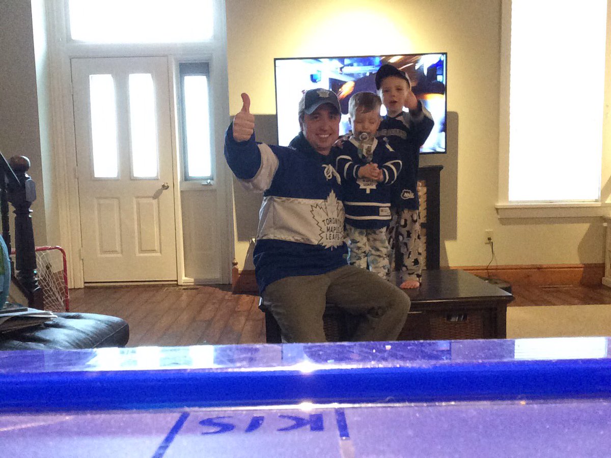 MarkJGRoss's tweet photo. Cheering on the Leafs with the crew tonight. Trying to get the W!! #goleafsgo #ohcanada #sayingprayers https://t.co/V1kHeYewGd