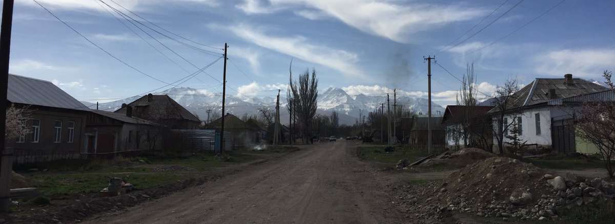 JesusFilmTrips's tweet photo. Finally clear enough to get a good view of the mountains #urbanmt https://t.co/Tu5qAAzGMN