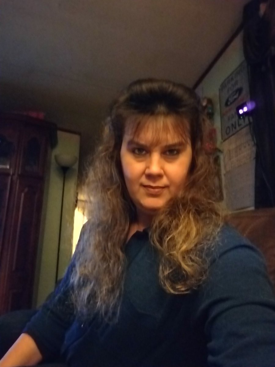 cece8194's tweet photo. And here's me the same night when I got home https://t.co/KD57NSCZOQ