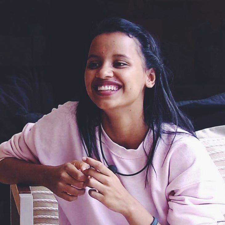 A hashtag #GleiciCampeã esta em segundo lugar nos trends MUNDIAIS com mais de 120 mil tweets! Eu acredito muito em vocês formigas🐜