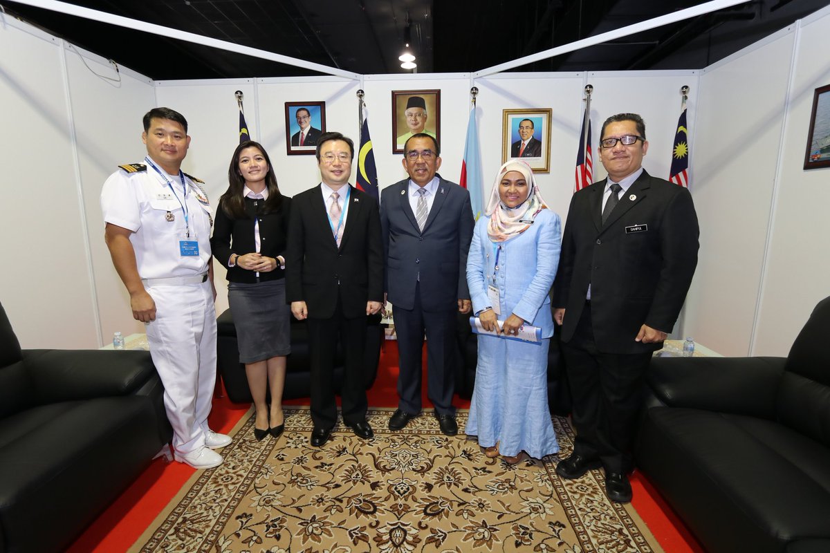 Menerima Kunjungan Hormat Daripada H.E. Dr. Toh Kyung Hwan, Duta Republik Korea ke Malaysia di pejabat MITEC sempena Pameran <a href="/DSAMalaysia/">DSA & NATSEC Asia</a>'18.